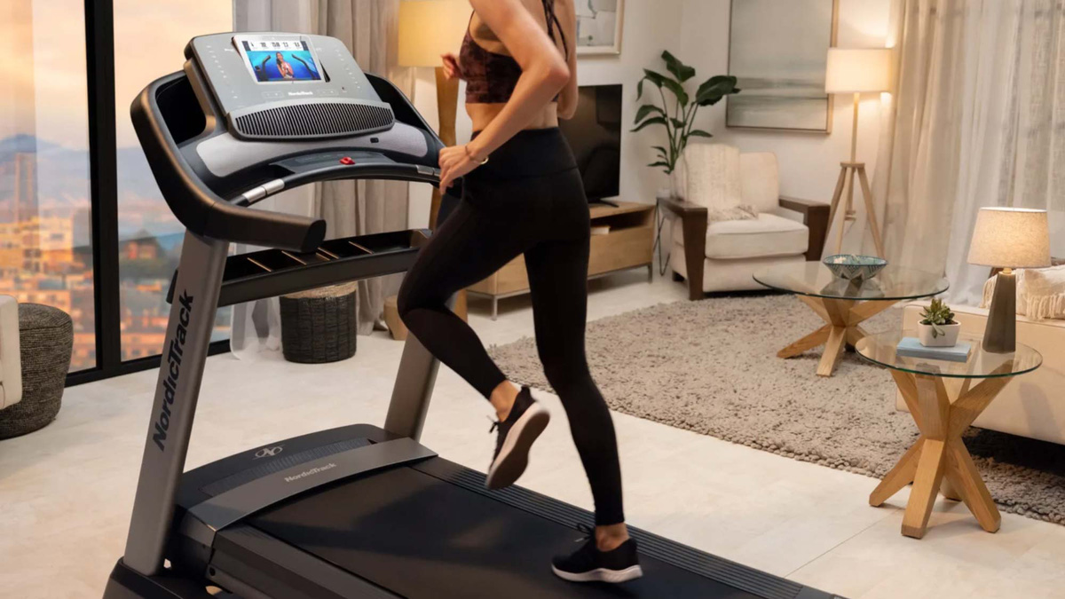Hướng Dẫn Chạy Bộ Trên Máy Hiệu Quả Cho Người Mới Bắt Đầu